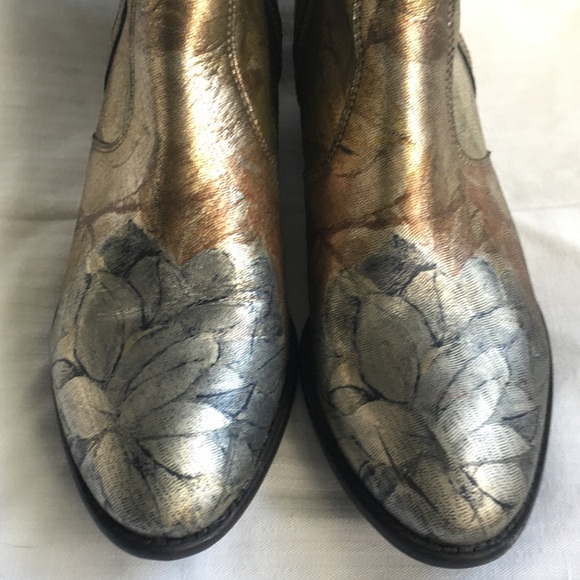 Seychelles Boots Floral Metallic Gold/Silver - Picture 9 of 10